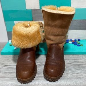 Vantage women boots sheepskin size 9